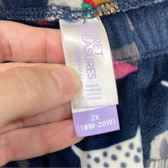 Secret Treasures 2X (18W/20W) Fleece Pajama Set - Picture 10 of 12
